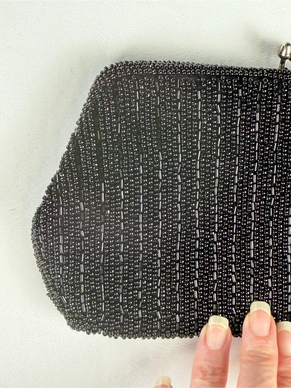 Black Vintage Beaded Evening Clutch - Classic Women's Accessory Stunning